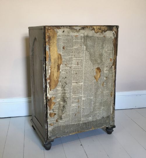 19TH CENTURY GOTHIC LIMED OAK CUPBOARD - ADDITIONAL PHOTO 6
