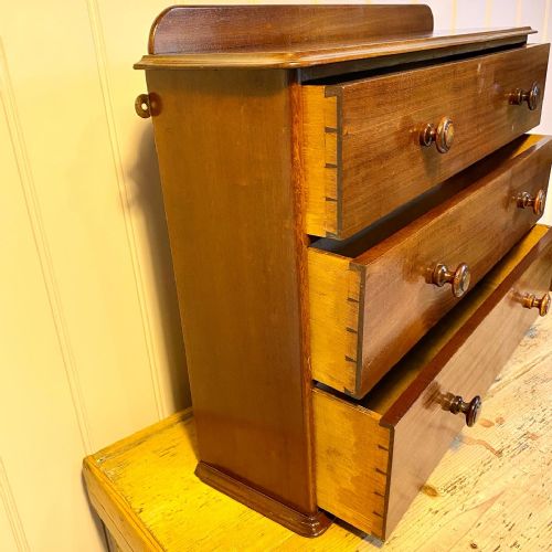 19TH CENTURY SMALL MAHOGANY DRAWERS - ADDITIONAL PHOTO 3