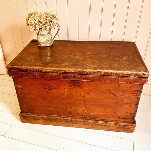 victorian pine trunk - CATEGORY: ANTIQUE CHESTS - DATED VICTORIAN