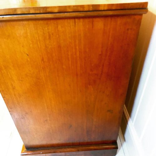 19TH CENTURY MAHOGANY CHEST OF DRAWERS - ADDITIONAL PHOTO 4
