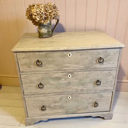 georgian painted chest of drawers - CATEGORY: ANTIQUE CHEST OF DRAWERS - DATED GEORGIAN
