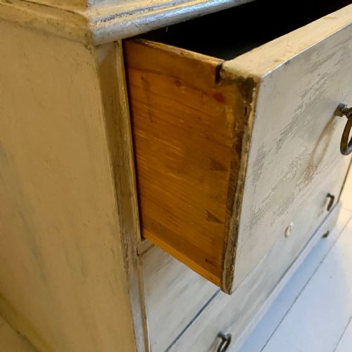 GEORGIAN PAINTED CHEST OF DRAWERS - ADDITIONAL PHOTO 10