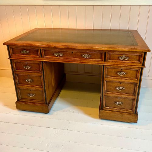 19th century oak pedestal desk - CATEGORY: ANTIQUE DESKS - DATED 19TH CENTURY