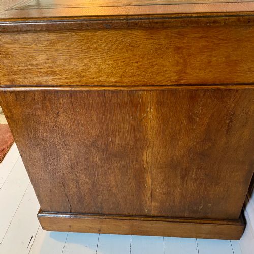 19TH CENTURY OAK PEDESTAL DESK - ADDITIONAL PHOTO 8