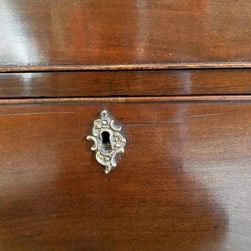 GEORGIAN MAHOGANY CHEST OF DRAWERS - ADDITIONAL PHOTO 2
