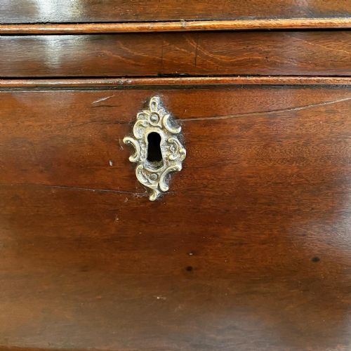 GEORGIAN MAHOGANY CHEST OF DRAWERS - ADDITIONAL PHOTO 3