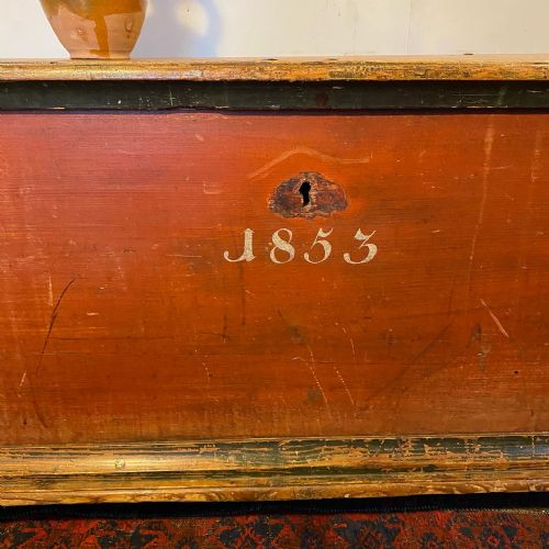 19H CENTURY SWEDISH PAINTED TRUNK - ADDITIONAL PHOTO 2