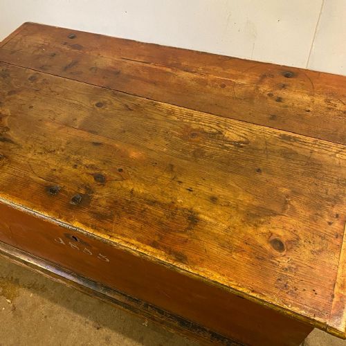19H CENTURY SWEDISH PAINTED TRUNK - ADDITIONAL PHOTO 4