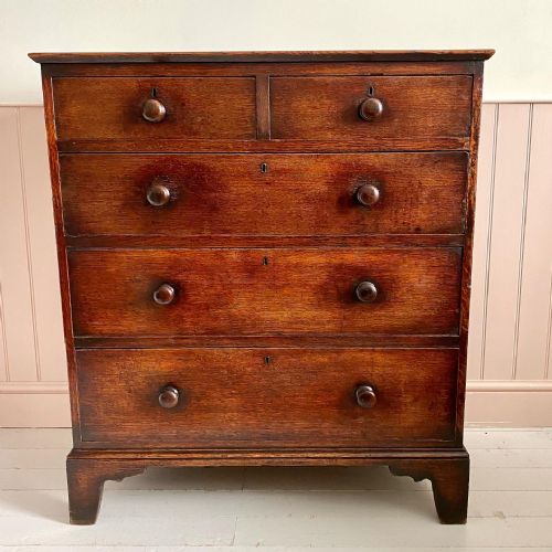 GEORGIAN OAK CHEST OF DRAWERS - ADDITIONAL PHOTO 1