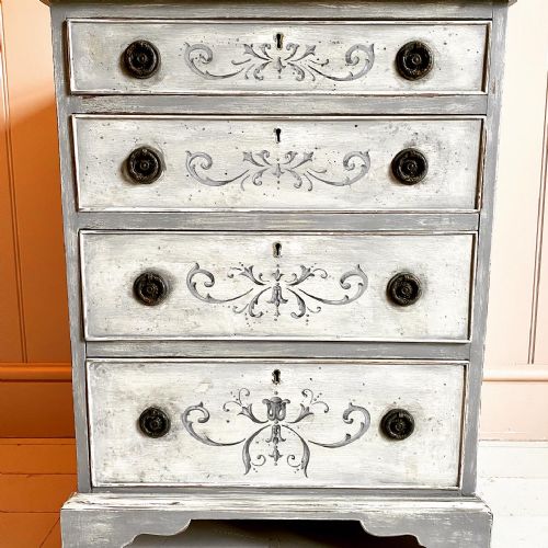 19TH CENTURY PAINTED CHEST OF DRAWERS - ADDITIONAL PHOTO 1