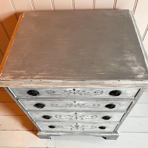 19TH CENTURY PAINTED CHEST OF DRAWERS - ADDITIONAL PHOTO 2