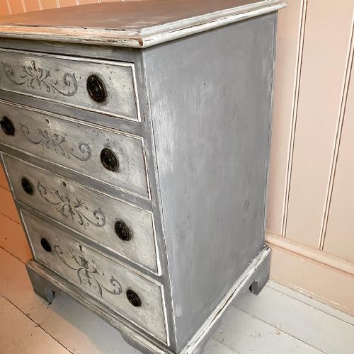 19TH CENTURY PAINTED CHEST OF DRAWERS - ADDITIONAL PHOTO 5