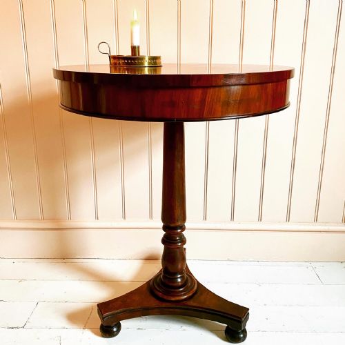 19TH CENTURY MAHOGANY OCCASIONAL TABLE - ADDITIONAL PHOTO 1