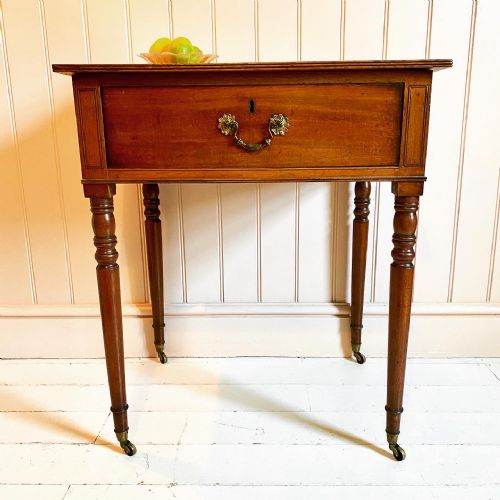 19TH CENTURY MAHOGANY SIDE TABLE - ADDITIONAL PHOTO 2