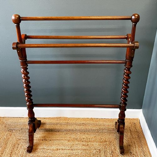 19TH CENTURY MAHOGANY TOWEL RAIL - ADDITIONAL PHOTO 1