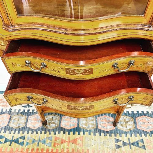 19TH CENTURY SATINWOOD INLAID DISPLAY CABINET - ADDITIONAL PHOTO 8