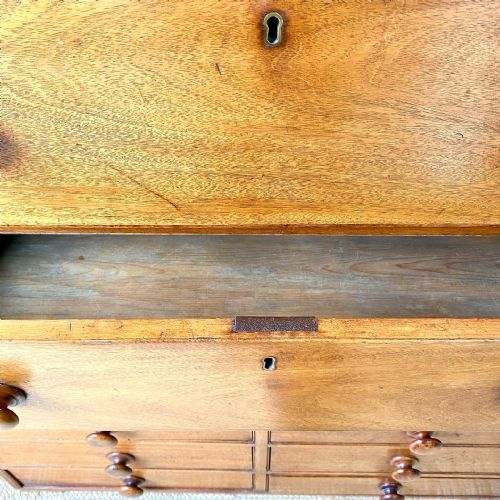 19TH CENTURY MAHOGANY CHEST OF DRAWERS - ADDITIONAL PHOTO 3