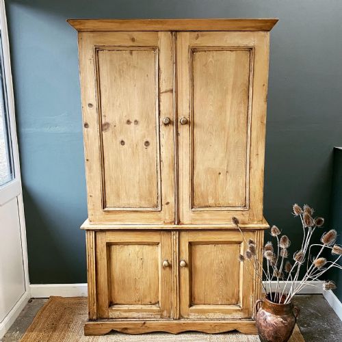 19th century pine housekeepers cupboard linen press - CATEGORY: ANTIQUE CUPBOARDS - DATED 19TH CENTURY