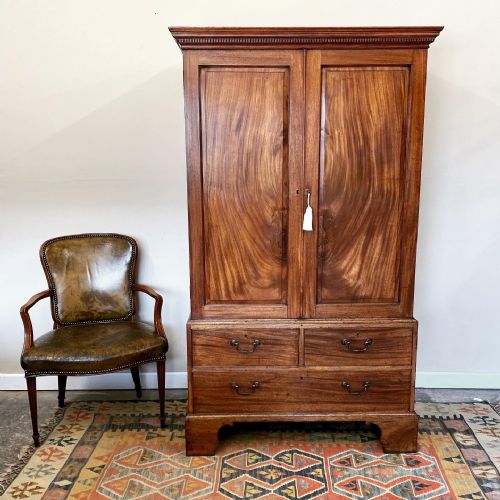 georgian mahogany linen press - CATEGORY: ANTIQUE CUPBOARDS - DATED GEORGIAN