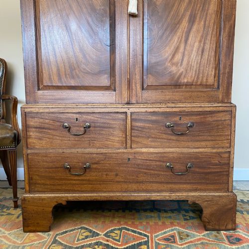 GEORGIAN MAHOGANY LINEN PRESS - ADDITIONAL PHOTO 1