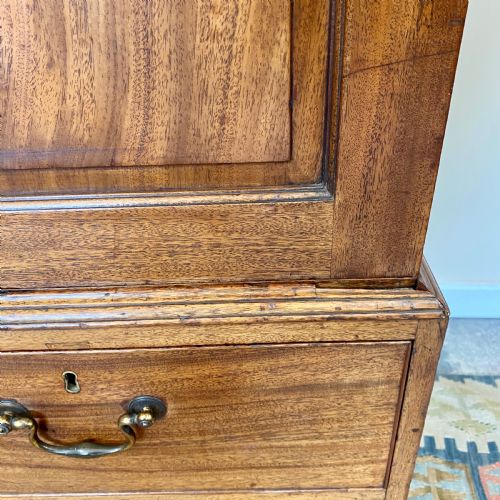 GEORGIAN MAHOGANY LINEN PRESS - ADDITIONAL PHOTO 3