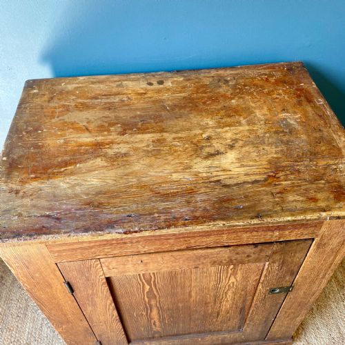 19TH CENTURY PINE CUPBOARD - ADDITIONAL PHOTO 4