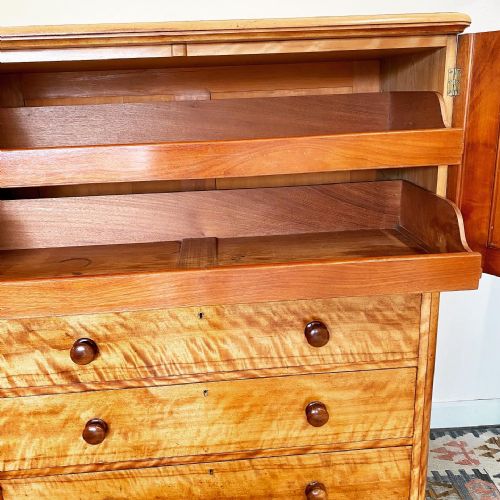 19TH CENTURY SATIN BIRCH LINEN PRESS - ADDITIONAL PHOTO 3