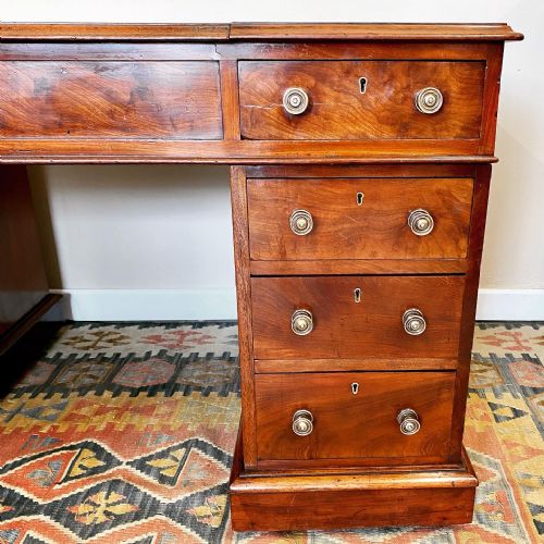 19TH CENTURY MAHOGANY PEDESTAL DESK - ADDITIONAL PHOTO 1