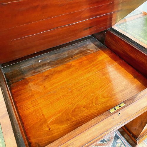 19TH CENTURY MAHOGANY PEDESTAL DESK - ADDITIONAL PHOTO 3