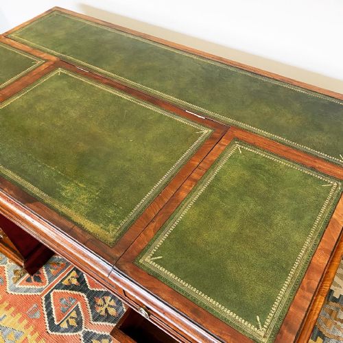 19TH CENTURY MAHOGANY PEDESTAL DESK - ADDITIONAL PHOTO 5