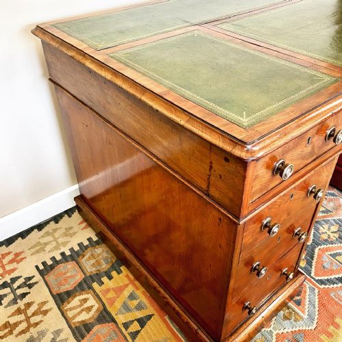 19TH CENTURY MAHOGANY PEDESTAL DESK - ADDITIONAL PHOTO 7
