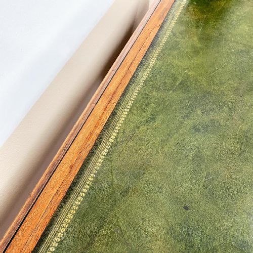 19TH CENTURY MAHOGANY PEDESTAL DESK - ADDITIONAL PHOTO 8