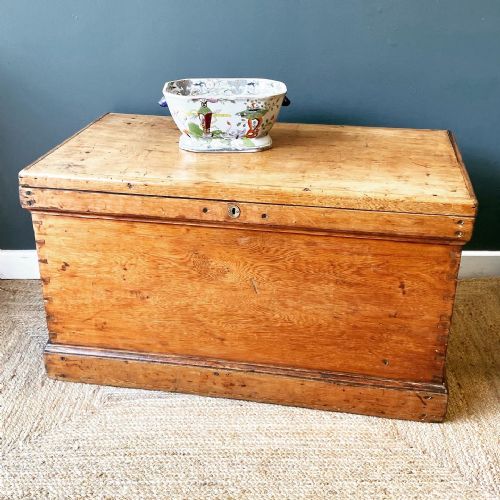 19th century pine trunk - CATEGORY: ANTIQUE CHESTS - DATED 19TH CENTURY