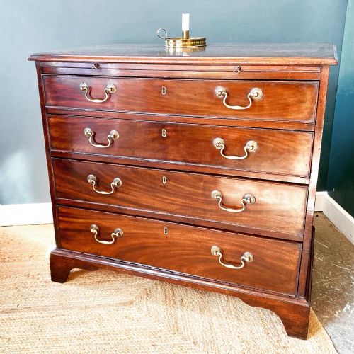 georgian mahogany chest of drawers - CATEGORY: ANTIQUE CHEST OF DRAWERS - DATED GEORGIAN