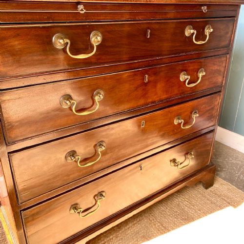 GEORGIAN MAHOGANY CHEST OF DRAWERS - ADDITIONAL PHOTO 2