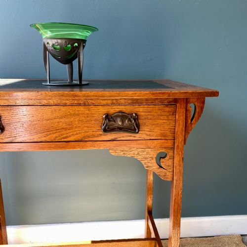 ARTS AND CRAFTS OAK WRITING SIDE TABLE - ADDITIONAL PHOTO 3