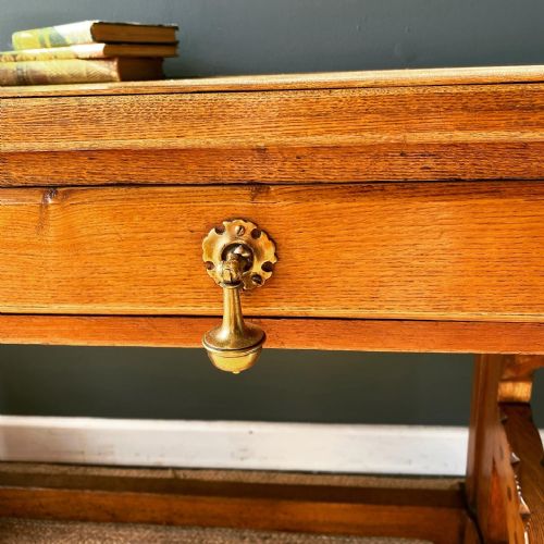 19TH CENTURY GOTHIC REVIVAL WRITING SIDE TABLE - ADDITIONAL PHOTO 3
