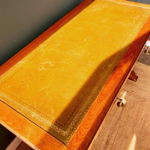 19TH CENTURY GOTHIC REVIVAL WRITING SIDE TABLE - ADDITIONAL PHOTO 5