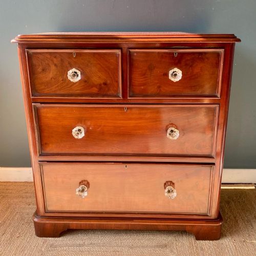 19th century mahogany and walnut chest of drawers - CATEGORY: ANTIQUE CHEST OF DRAWERS - DATED 19TH CENTURY