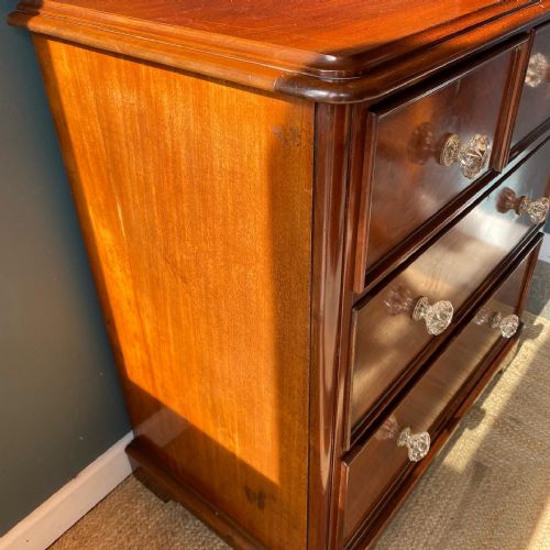 19TH CENTURY MAHOGANY AND WALNUT CHEST OF DRAWERS - ADDITIONAL PHOTO 8