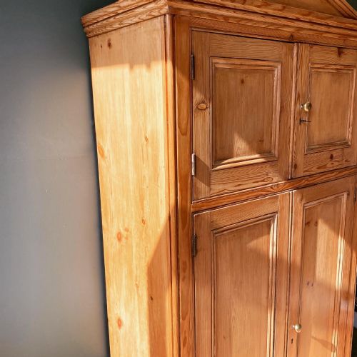 19TH CENTURY PINE CUPBOARD - ADDITIONAL PHOTO 4
