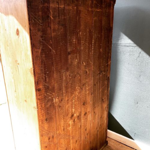 19TH CENTURY PINE CUPBOARD - ADDITIONAL PHOTO 6