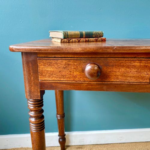 VICTORIAN MAHOGANY SIDE TABLE - ADDITIONAL PHOTO 1