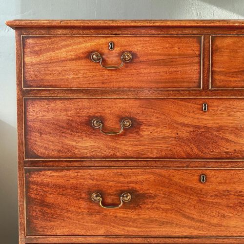 GEORGIAN MAHOGANY CHEST OF DRAWERS - ADDITIONAL PHOTO 3