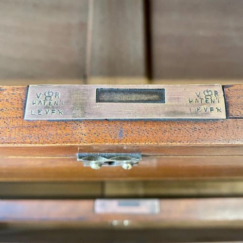 19TH CENTURY AESTHETIC WALNUT CHEST OF DRAWERS - ADDITIONAL PHOTO 6