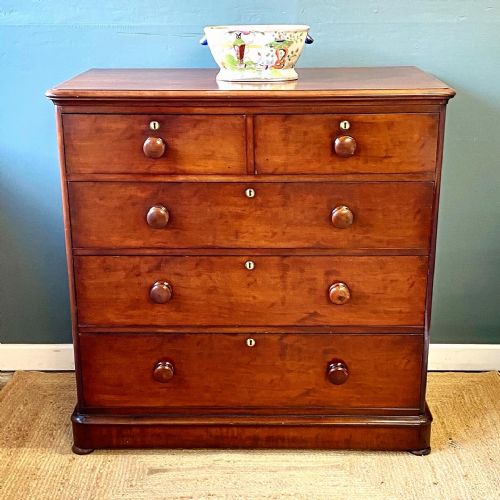19th century mahogany chest of drawers - CATEGORY: ANTIQUE CHEST OF DRAWERS - DATED 19TH CENTURY