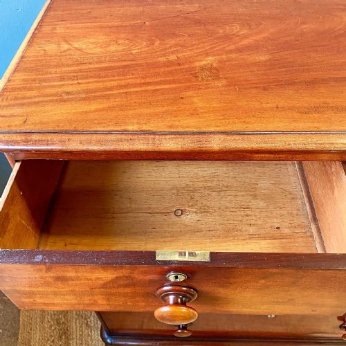 19TH CENTURY MAHOGANY CHEST OF DRAWERS - ADDITIONAL PHOTO 4