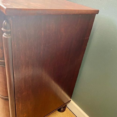 19TH CENTURY MAHOGANY BOW FRONTED CHEST OF DRAWERS - ADDITIONAL PHOTO 9