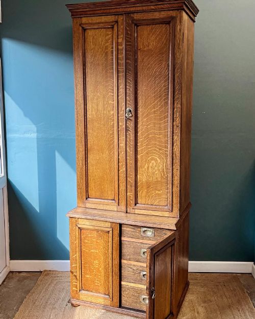 19TH CENTURY OAK ESTATE CUPBOARD - ADDITIONAL PHOTO 1