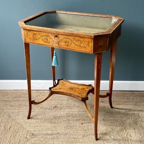 19th century satinwood bijouterie table - CATEGORY: ANTIQUE TABLES - DATED 19TH CENTURY